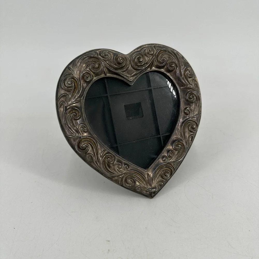 Vintage Heart Shaped Ornate Scroll Silver Tone Tabletop Picture Frame